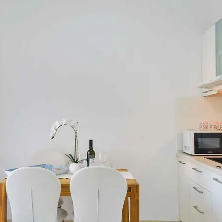 In Vir/insel 34946 Daire Vir